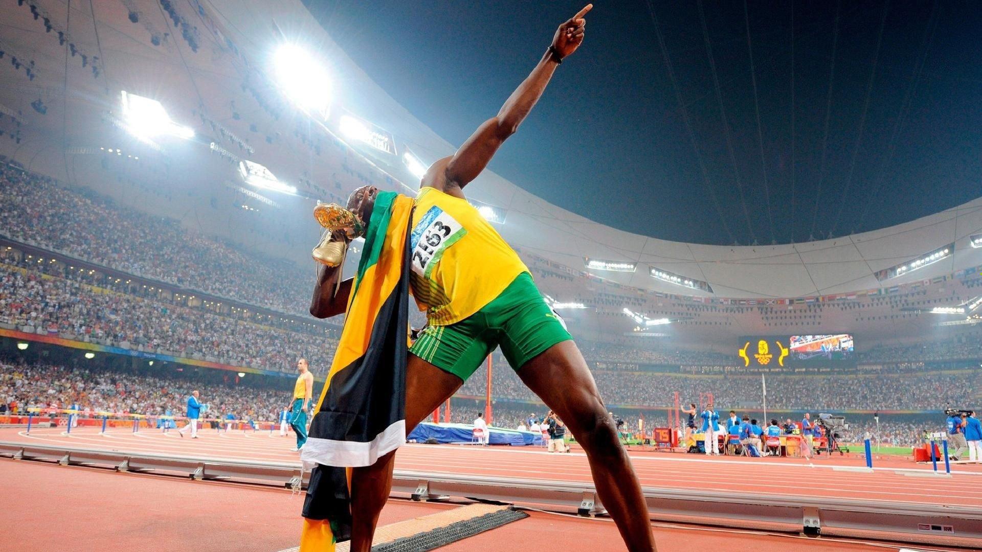 UFC巨星阿迪萨亚成功卫冕中量级冠军 激战五回合击败挑战者