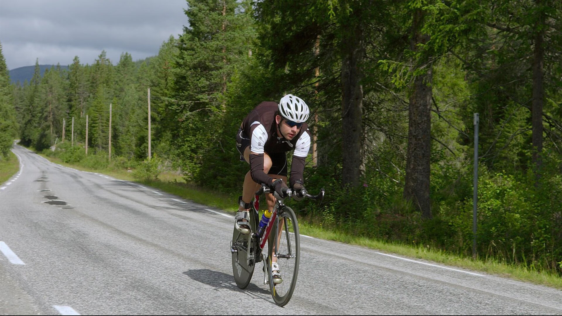 中国蝶泳新星闪耀世锦赛，破纪录摘金创历史